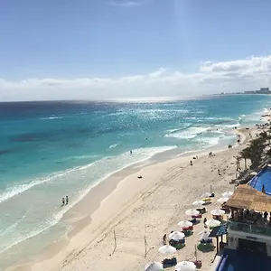 Oceanfront Prime Location , Cancún México